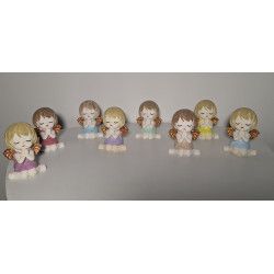 Fetița îngeraș din ipsos