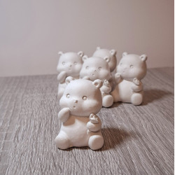 Figurine ursuleț cu trandafir din ipsos