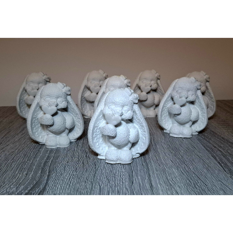 Figurină iepuraș cu inimioară din ipsos nepictat