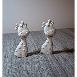 Figurina girafă din ipsos nepictată